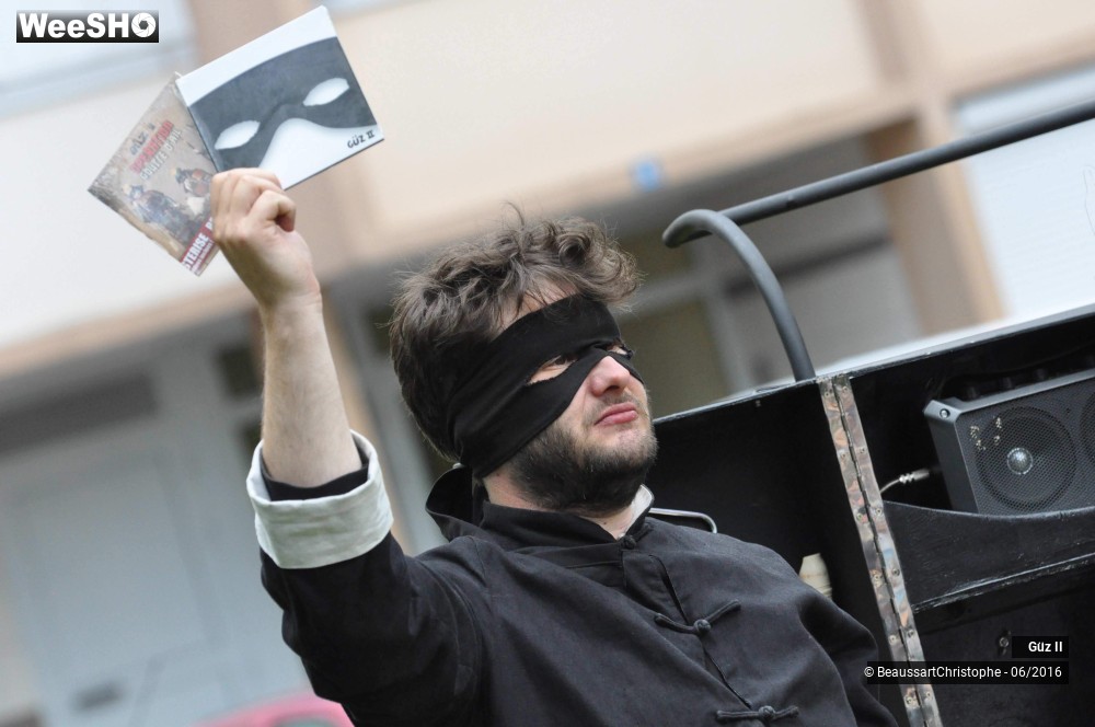 18/19 photos du spectacle Absurd Street Rock