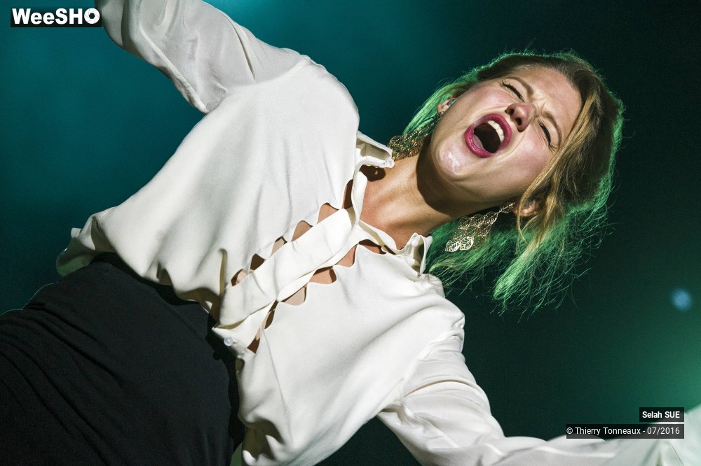 8/34 photos du spectacle Selah Sue
