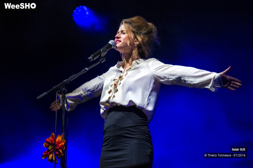 29/34 photos du spectacle Selah Sue