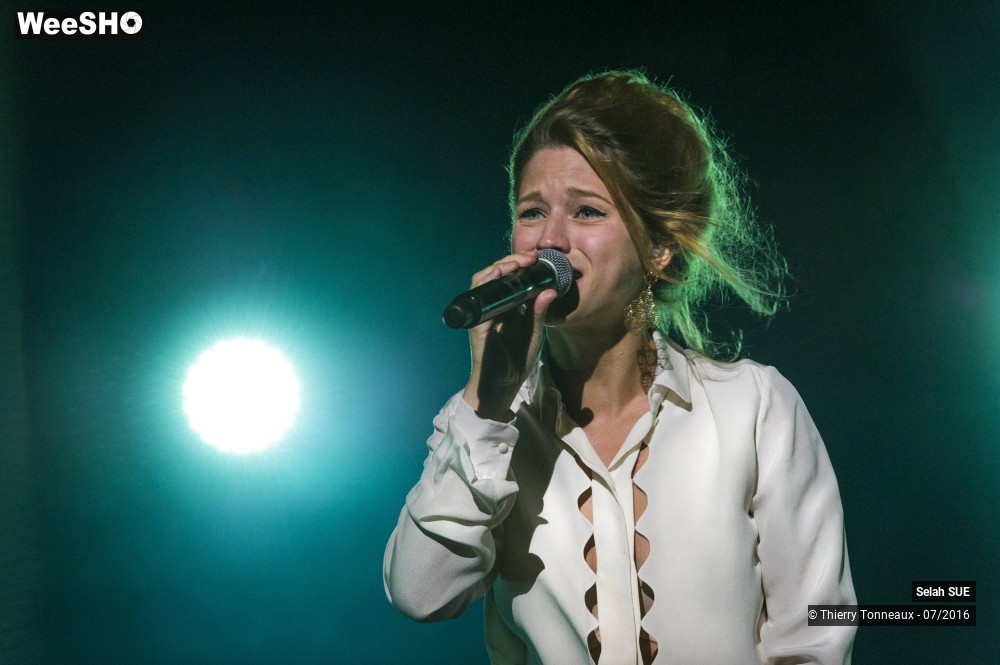 32/34 photos du spectacle Selah Sue