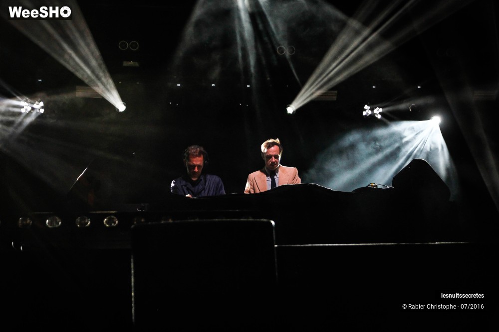 4/7 photos du spectacle 2 Many Dj's