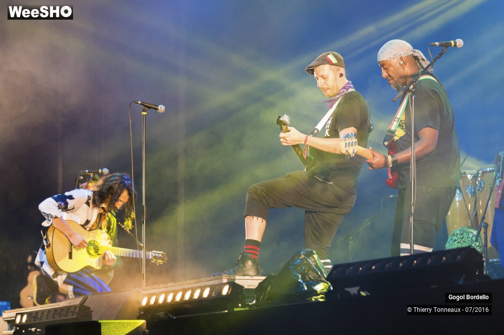 39/50 photos du spectacle Gogol Bordello 2