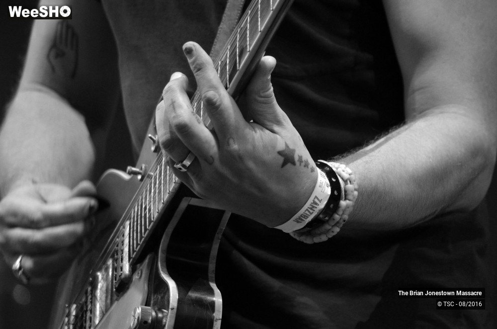 18/18 photos du spectacle The Brian Jonestown Massacre