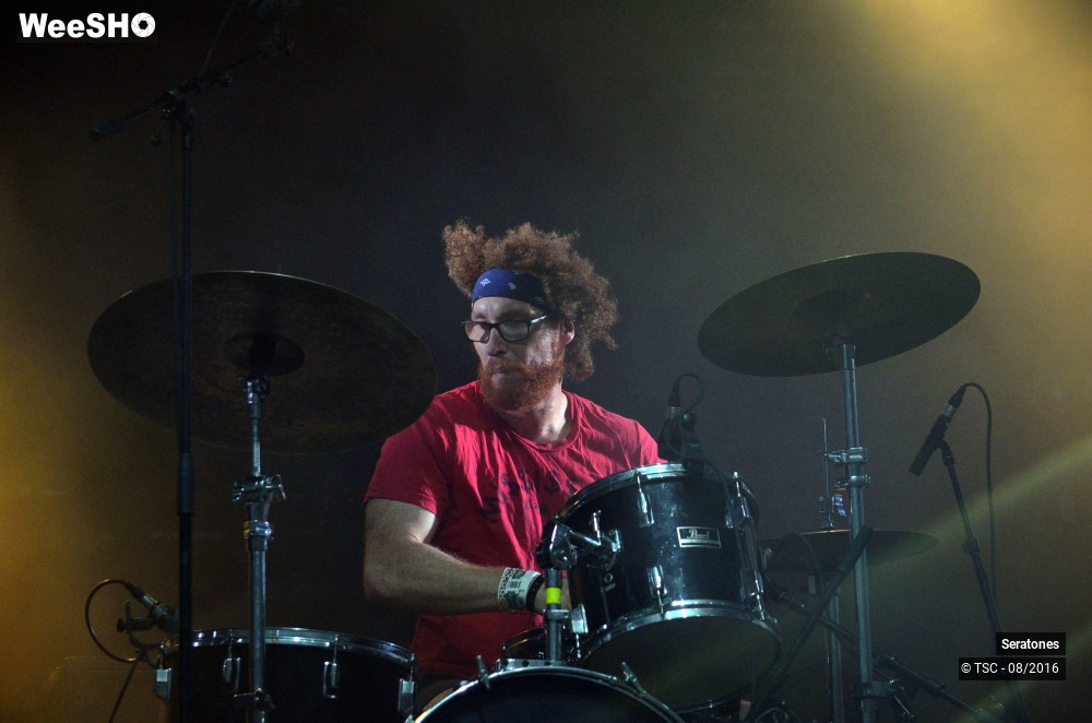 5/8 photos du spectacle Seratones