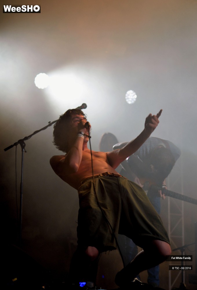 8/10 photos du spectacle Fat White Family