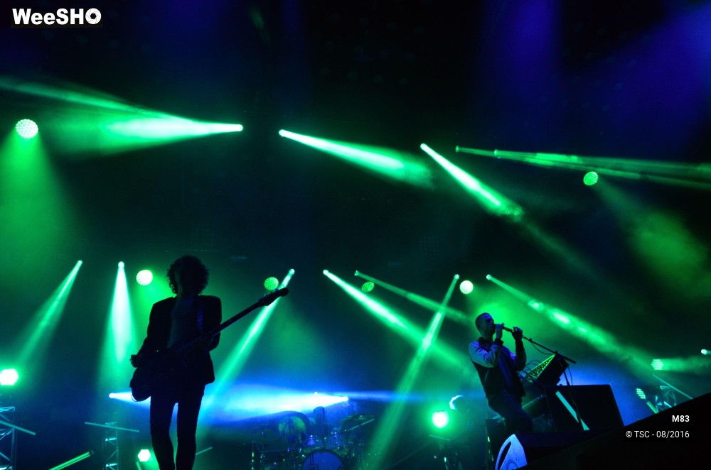 6/10 photos du spectacle M83