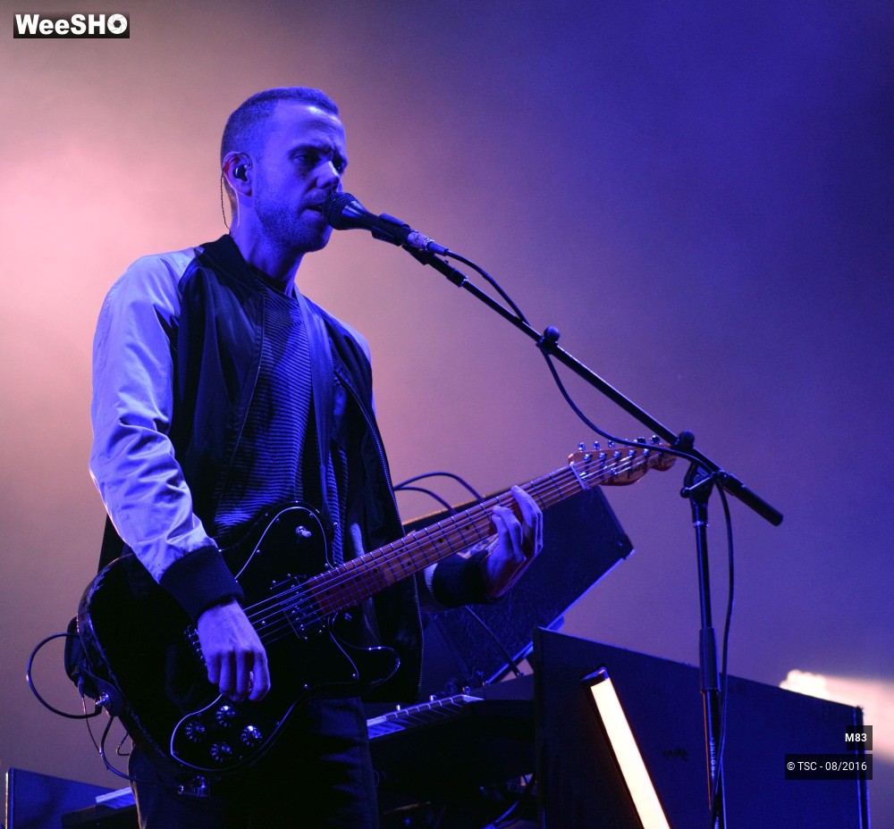 7/10 photos du spectacle M83