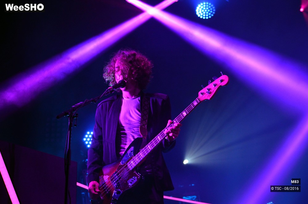 8/10 photos du spectacle M83