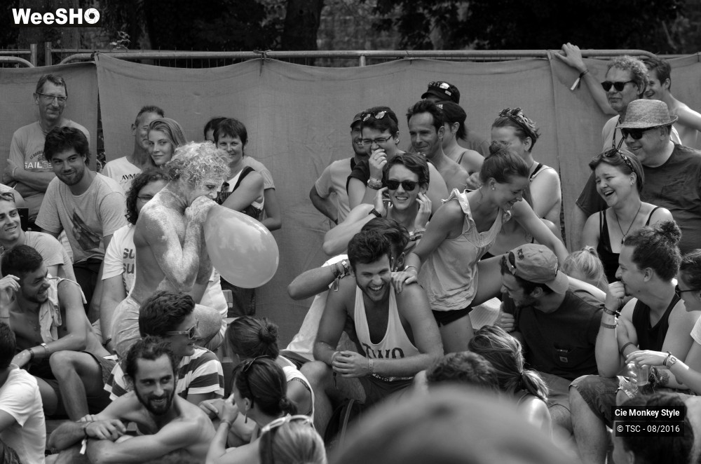 18/28 photos du spectacle Babylloon