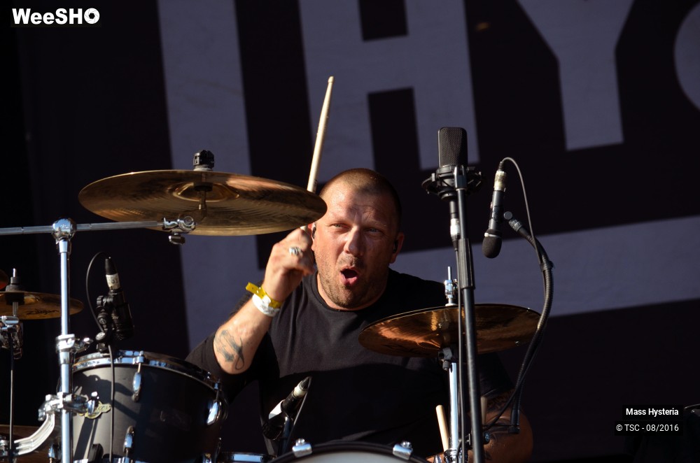 7/17 photos du spectacle Mass Hysteria