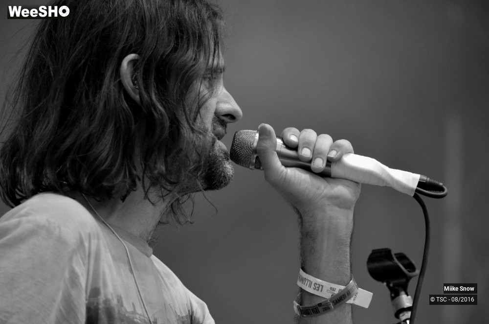 2/9 photos du spectacle Miike Snow