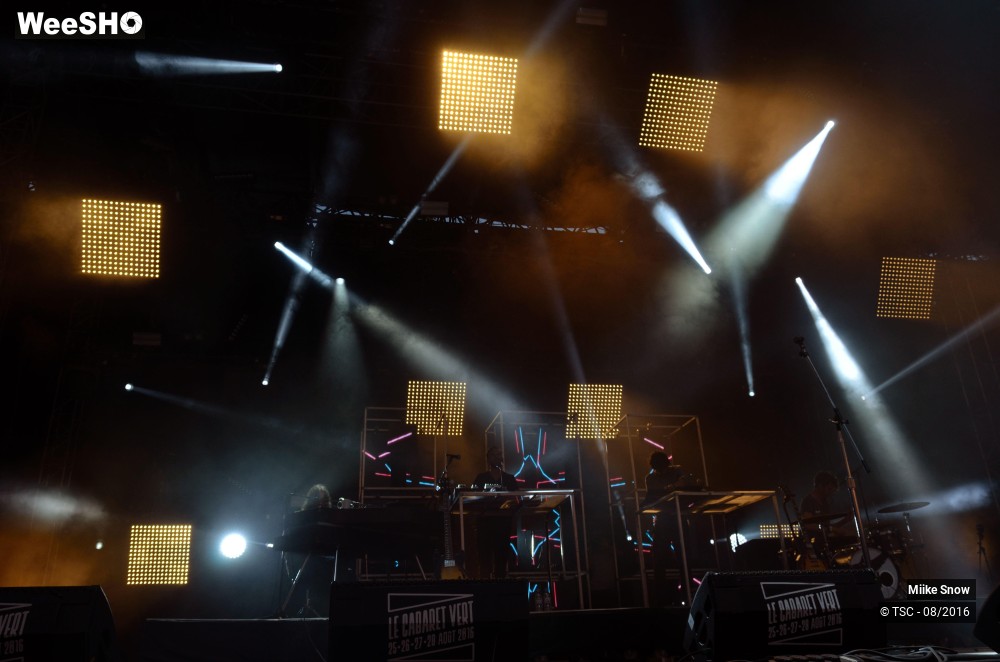 5/9 photos du spectacle Miike Snow