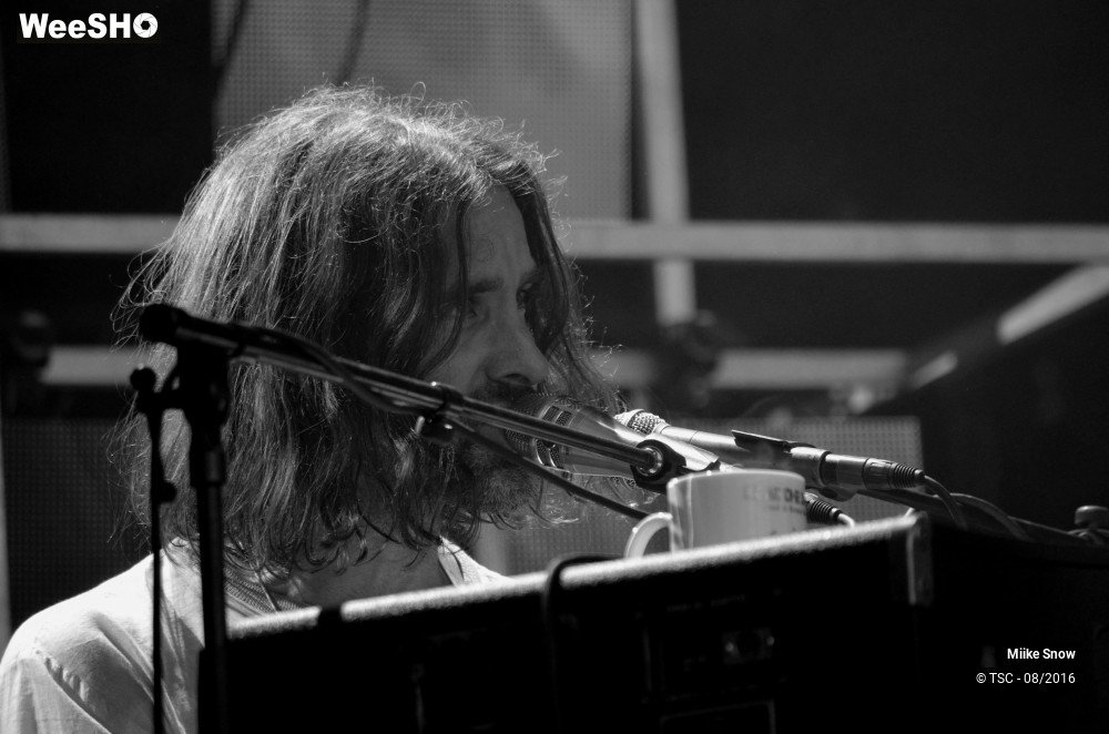 6/9 photos du spectacle Miike Snow