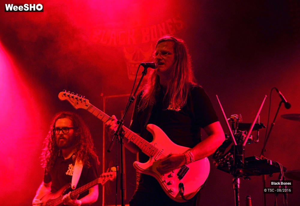 14/19 photos du spectacle Black Bones