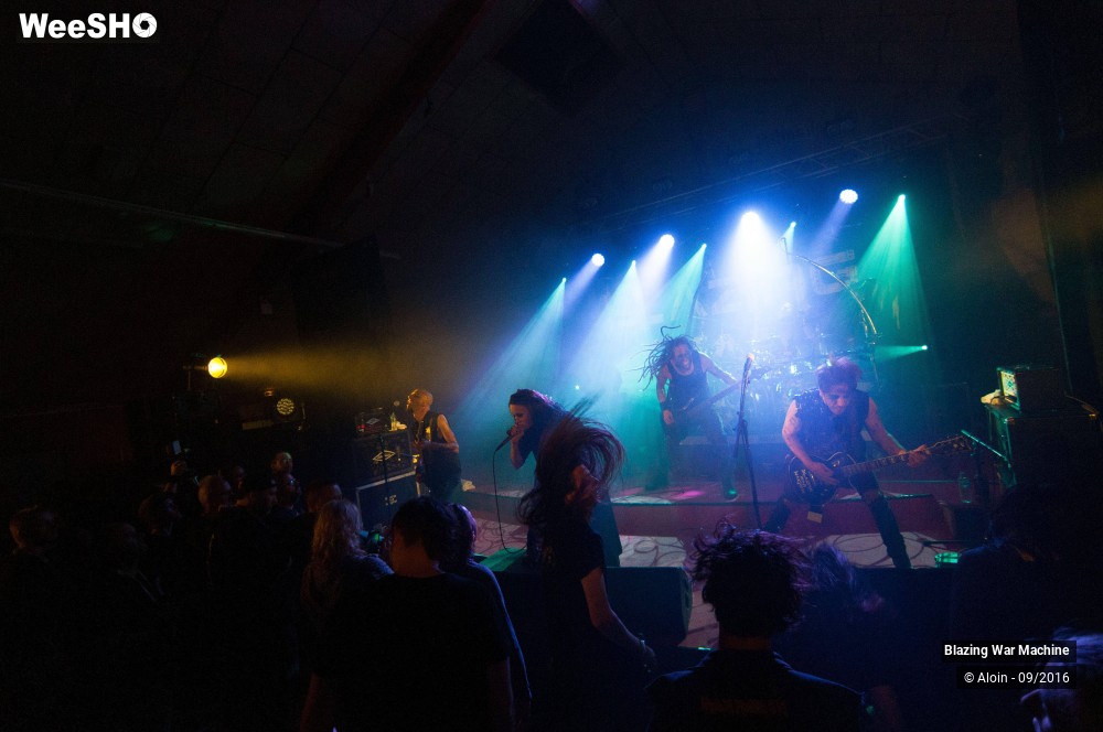 4/11 photos du spectacle Blazing War Machine