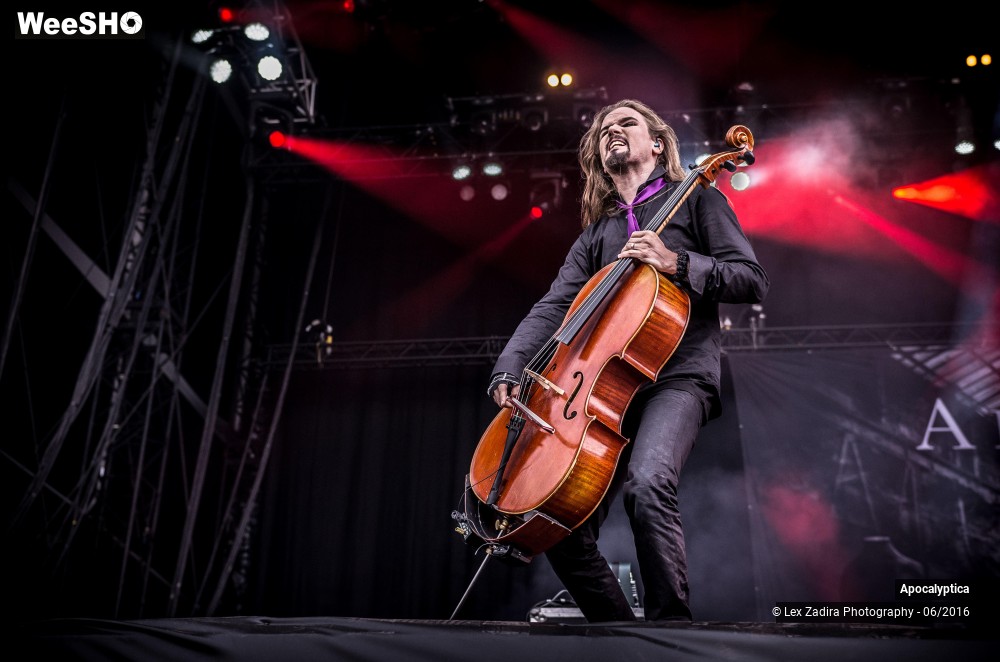 1/9 photos du spectacle Apocalyptica