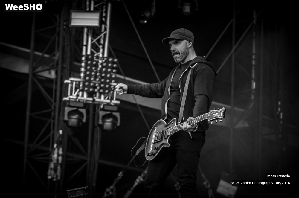 4/10 photos du spectacle Mass Hysteria