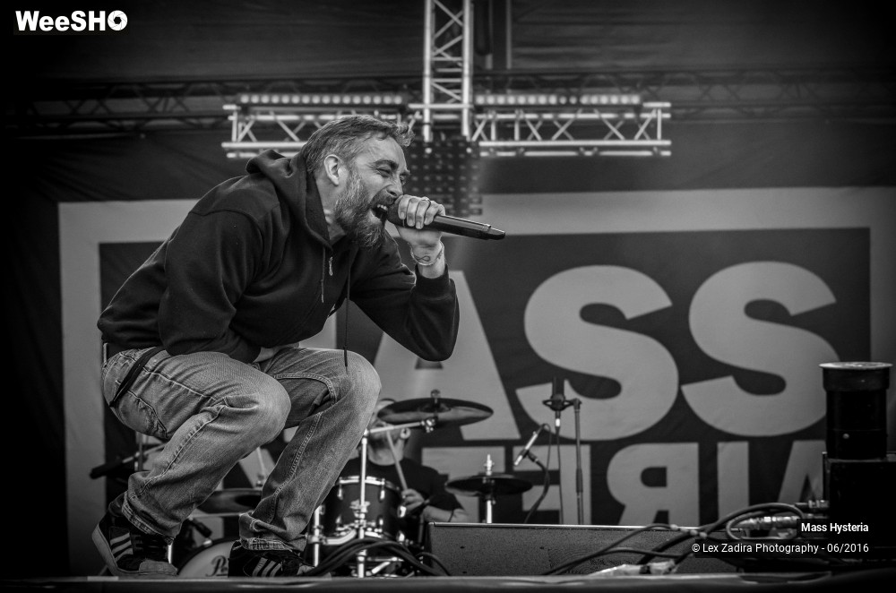 7/10 photos du spectacle Mass Hysteria