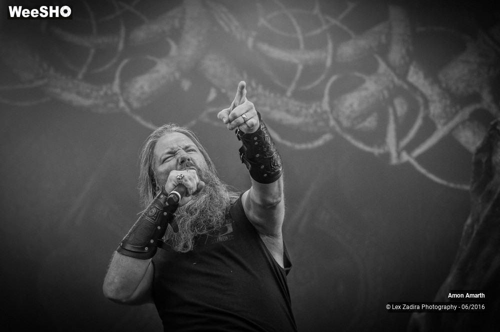 16/17 photos du spectacle Amon Amarth