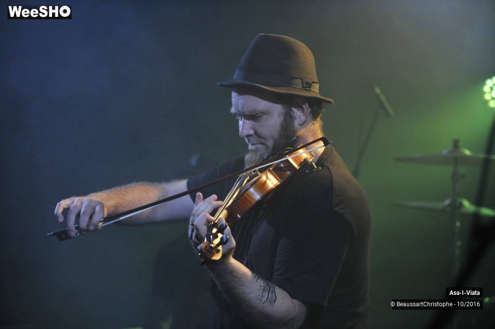 24/27 photos du spectacle Asa-I-Viata