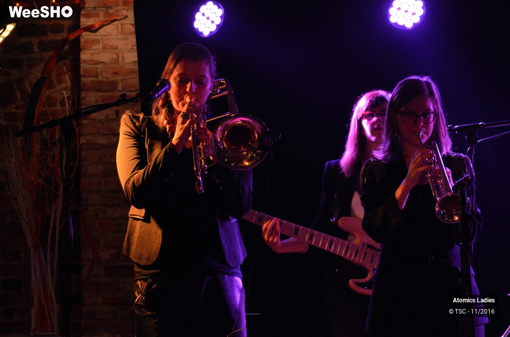 13/22 photos du spectacle Atomics Ladies