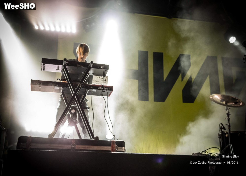 4/9 photos du spectacle Shining (No)