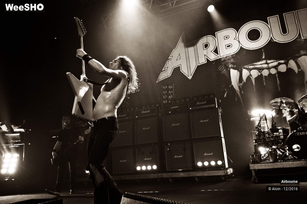 13/18 photos du spectacle Airbourne