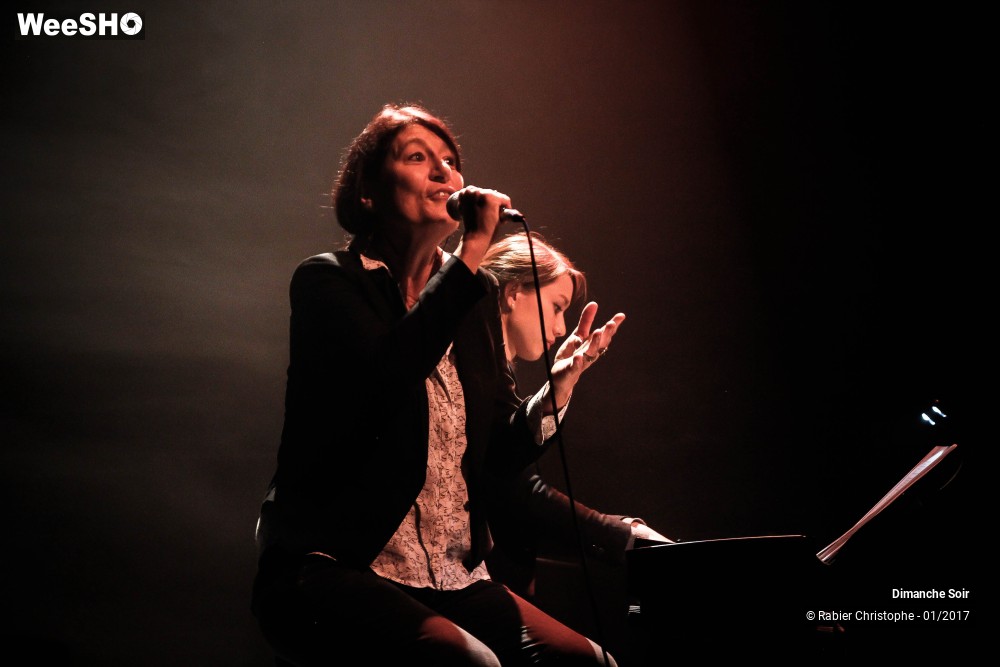 18/30 photos du spectacle Dimanche Soir