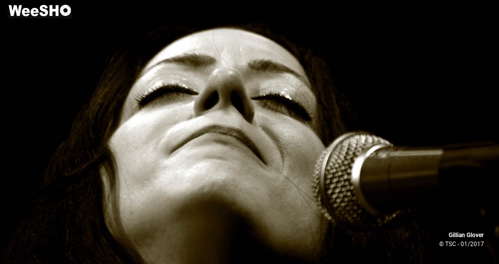 18/27 photos du spectacle Gillian Glover