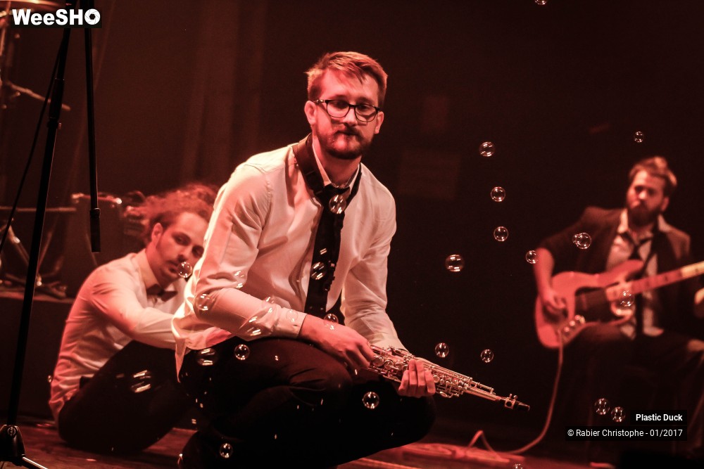 16/33 photos du spectacle Plastic Duck