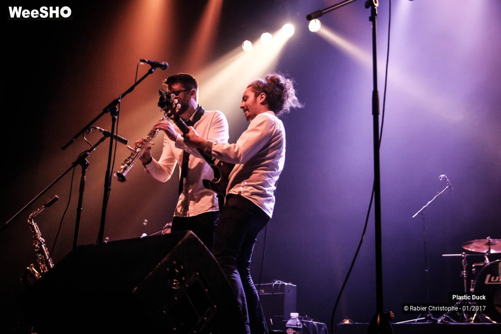 32/33 photos du spectacle Plastic Duck