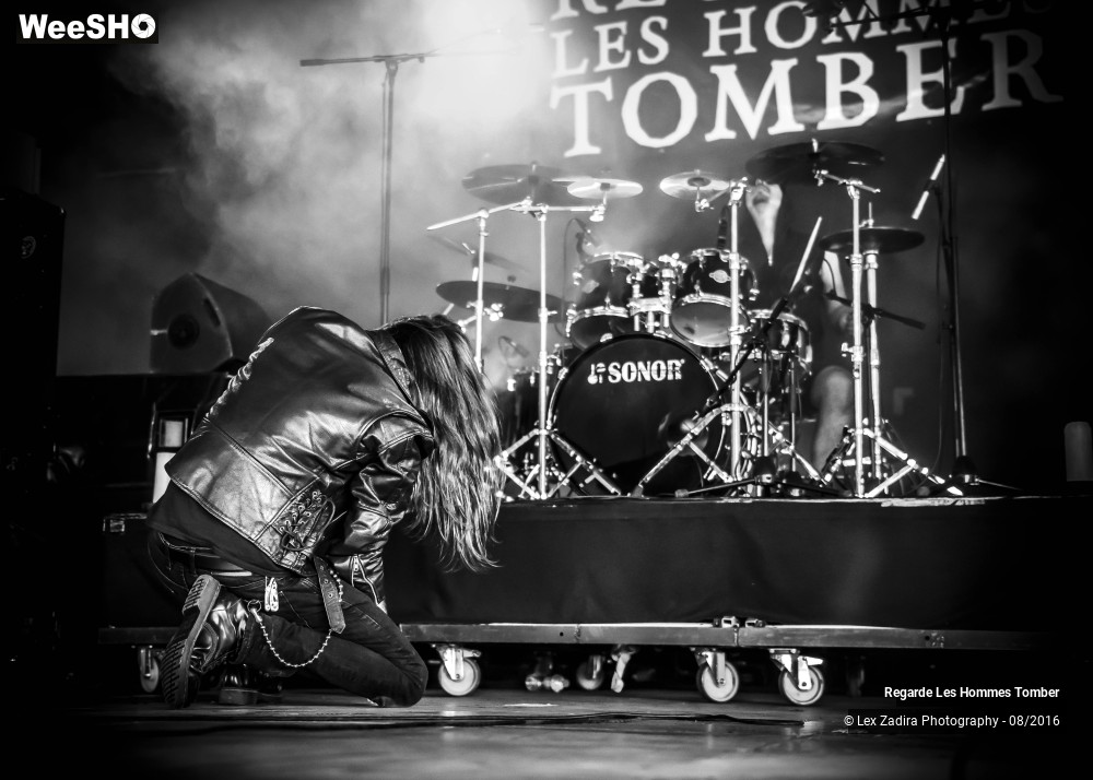 2/4 photos du spectacle Regarde les hommes tomber