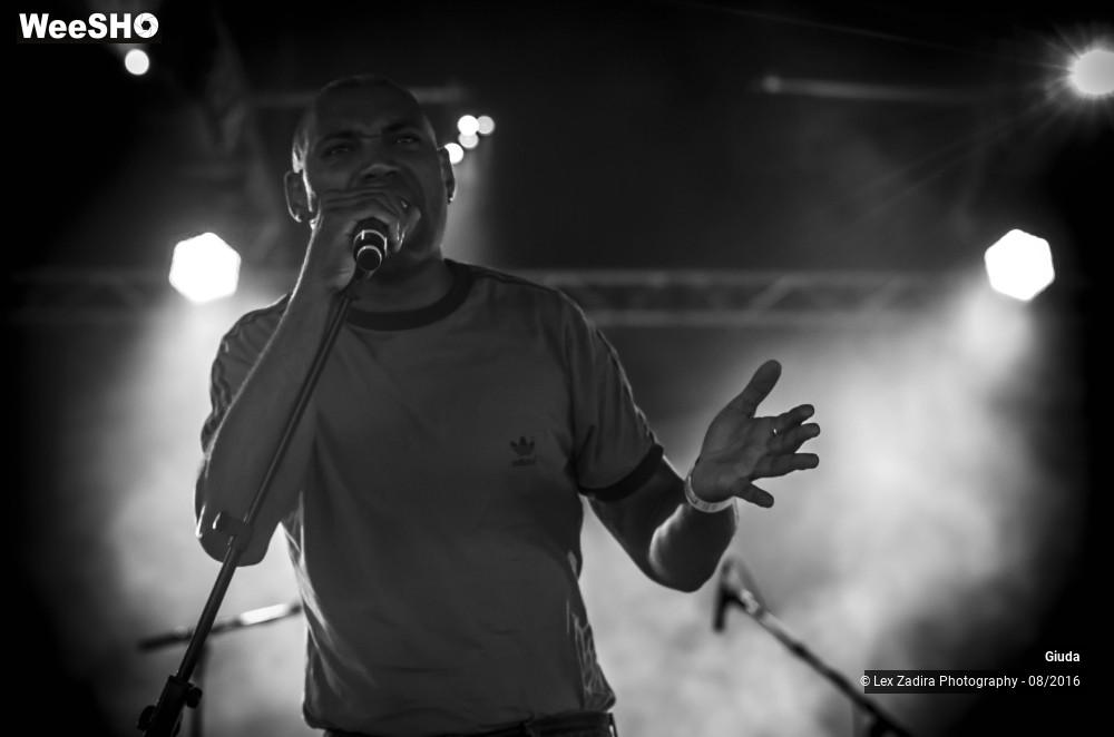 4/8 photos du spectacle Giuda