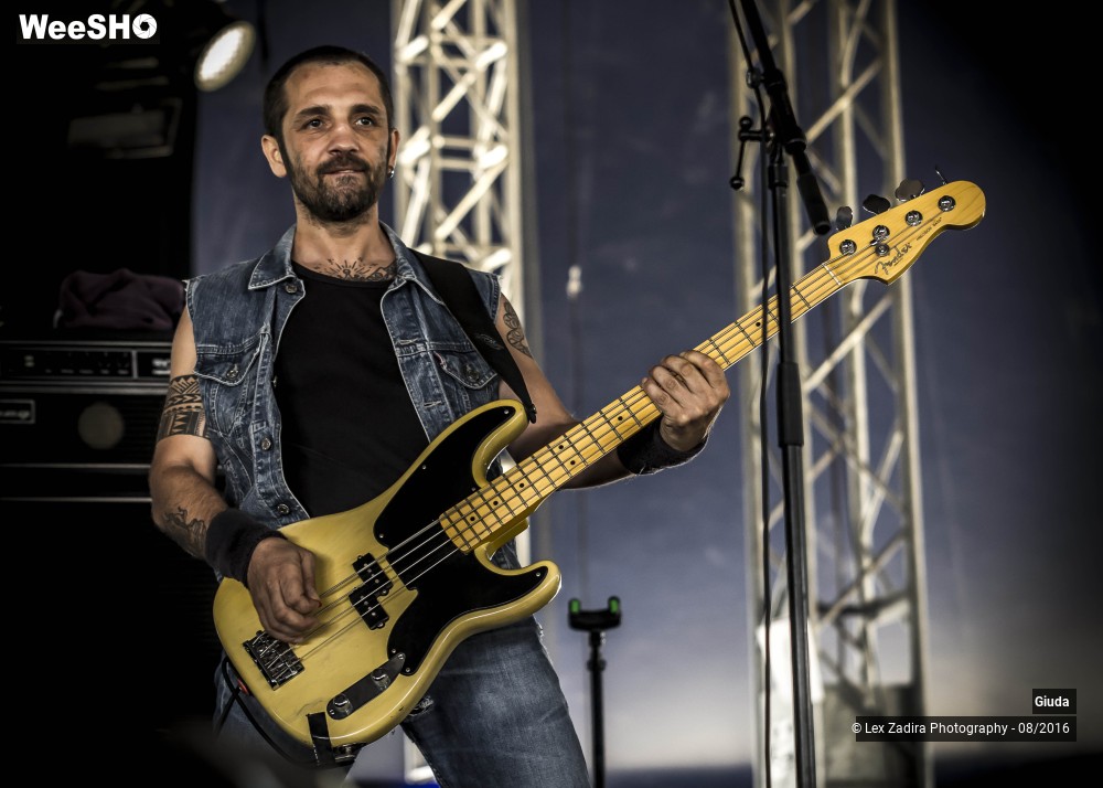5/8 photos du spectacle Giuda