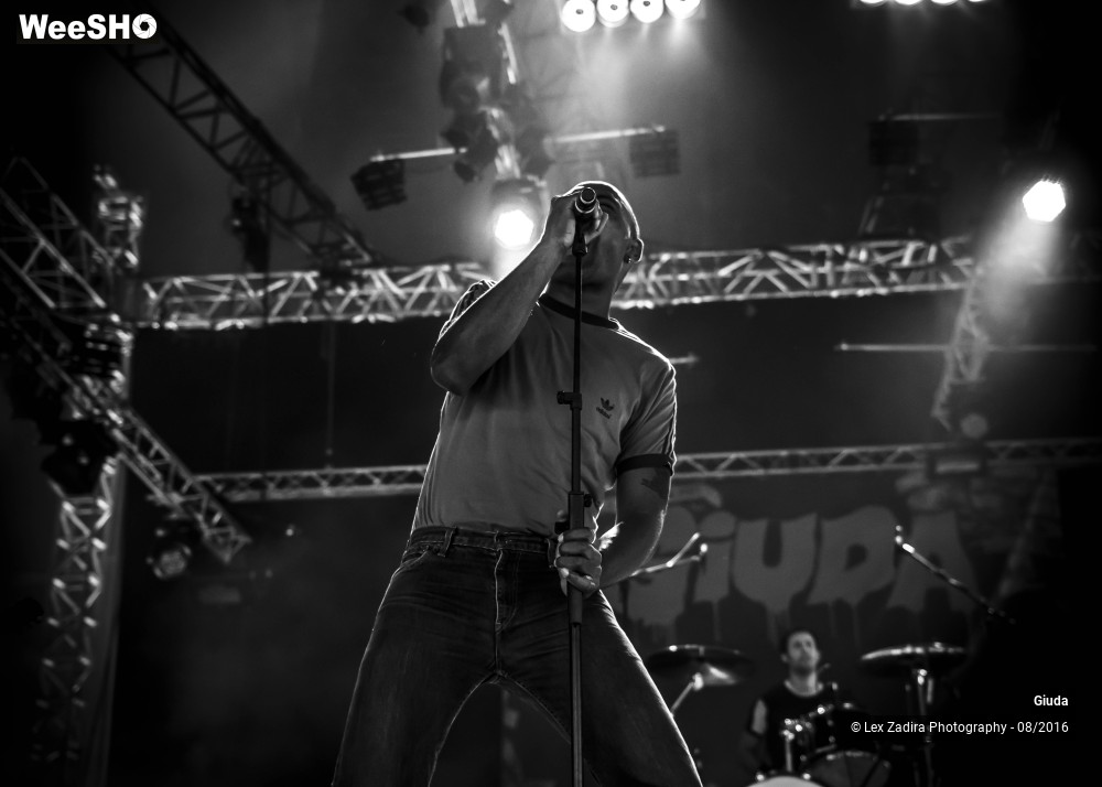 7/8 photos du spectacle Giuda