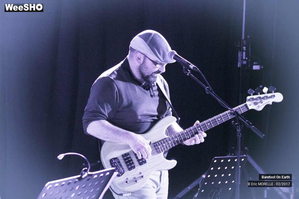 38/42 photos du spectacle Barefoot On Earth 