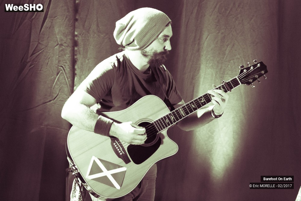 40/42 photos du spectacle Barefoot On Earth 