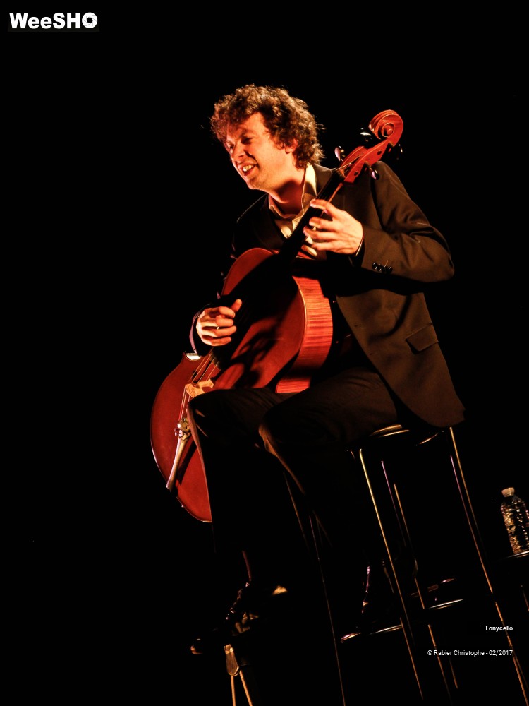 24/35 photos du spectacle Tonycello