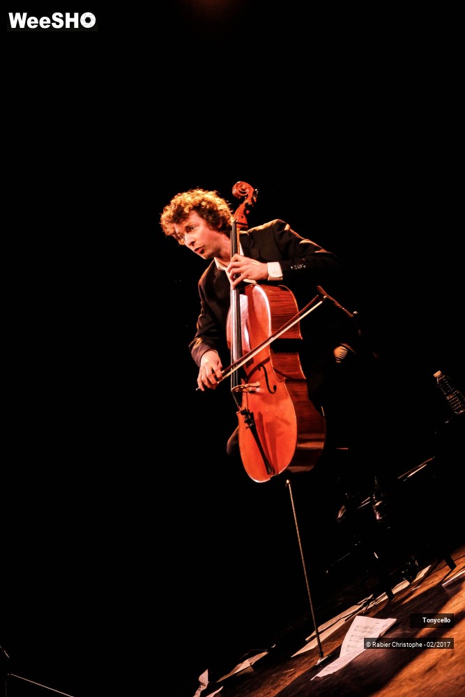 28/35 photos du spectacle Tonycello