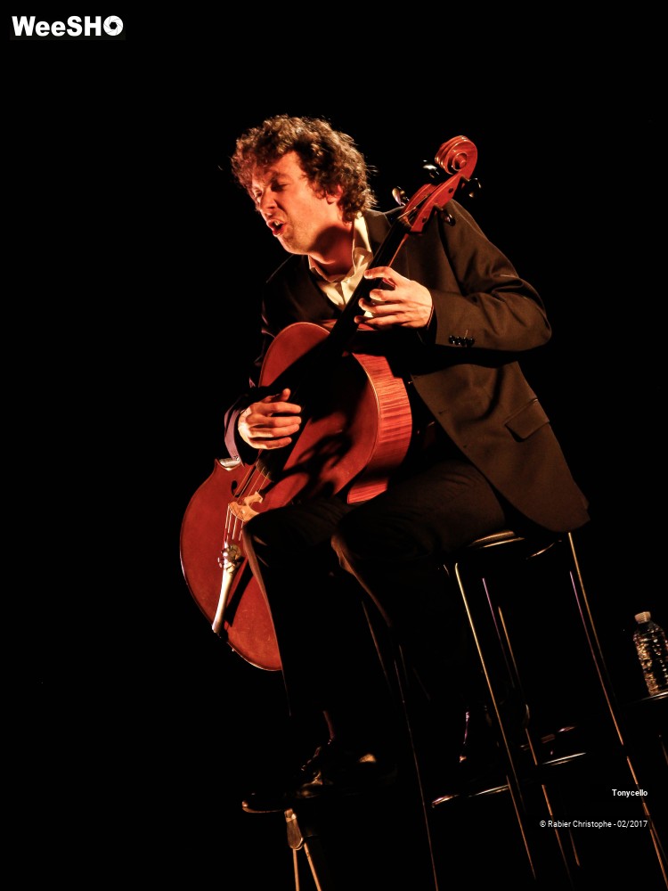 32/35 photos du spectacle Tonycello