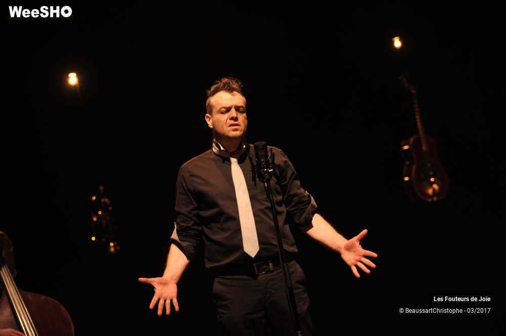 49/52 photos du spectacle Les Fouteurs de Joie