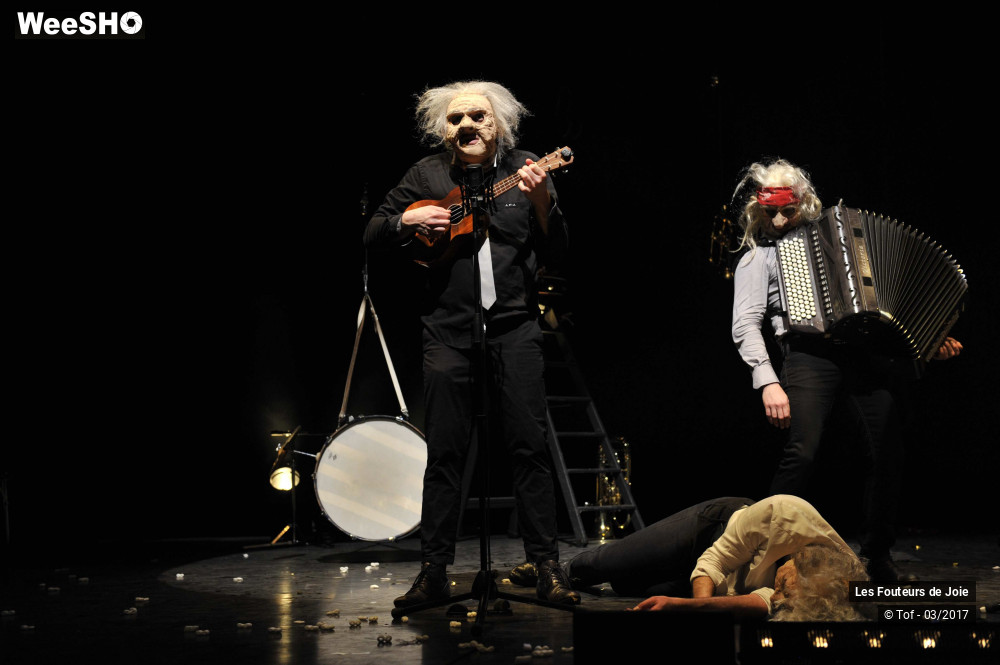 2/52 photos du spectacle Les Fouteurs de Joie