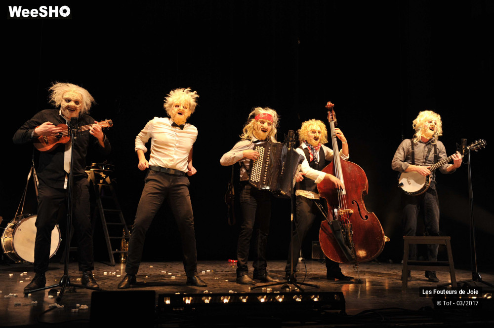 3/52 photos du spectacle Les Fouteurs de Joie