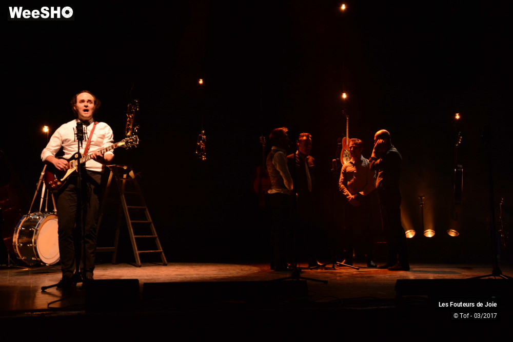 7/52 photos du spectacle Les Fouteurs de Joie