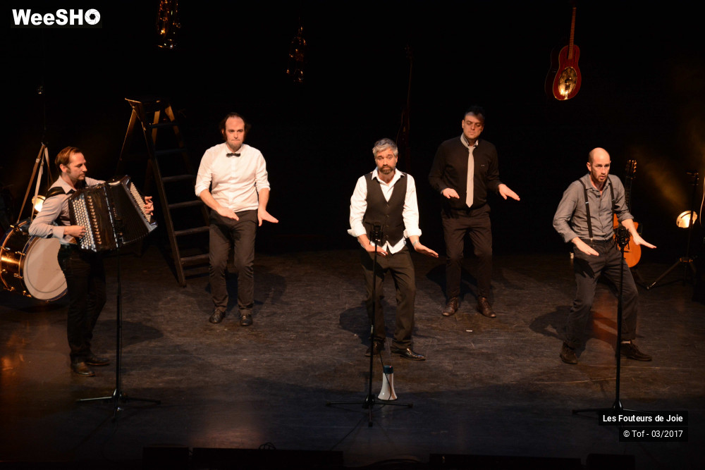 9/52 photos du spectacle Les Fouteurs de Joie