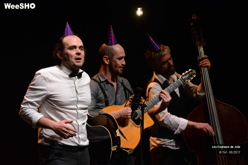 10/52 photos du spectacle Les Fouteurs de Joie