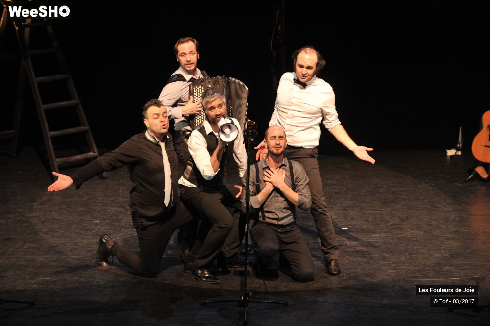 18/52 photos du spectacle Les Fouteurs de Joie