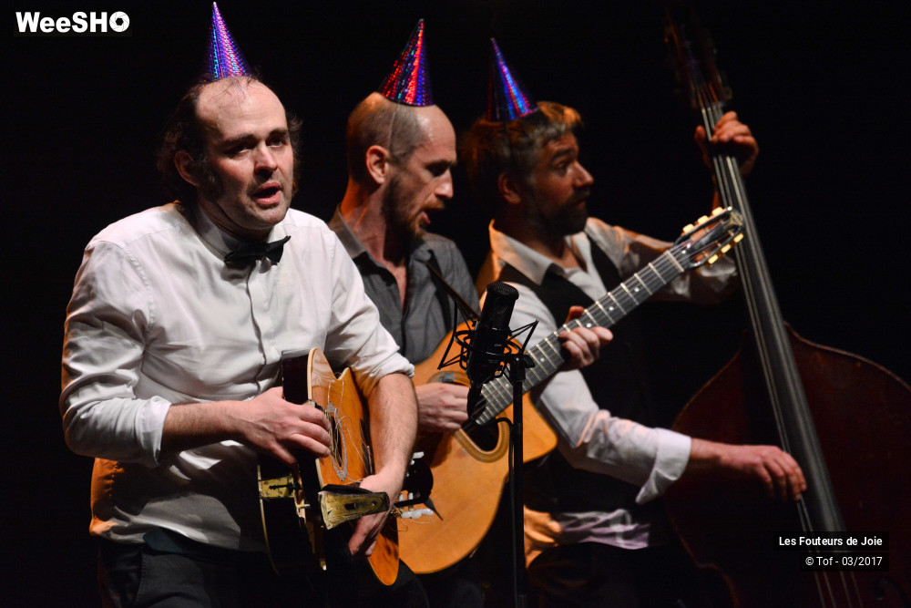 24/52 photos du spectacle Les Fouteurs de Joie