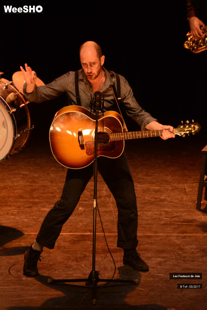 31/52 photos du spectacle Les Fouteurs de Joie
