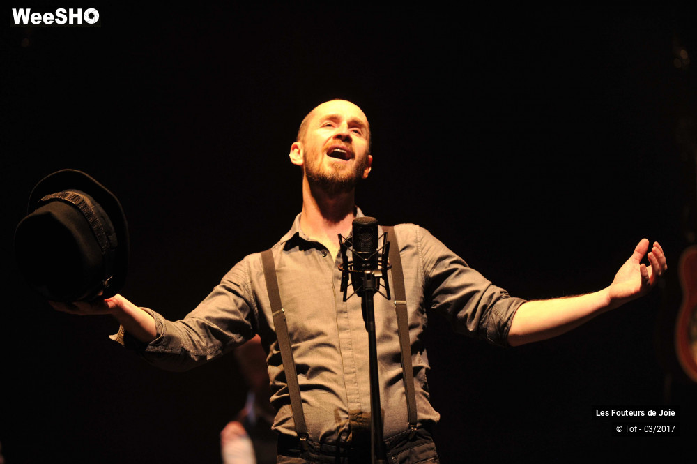 34/52 photos du spectacle Les Fouteurs de Joie
